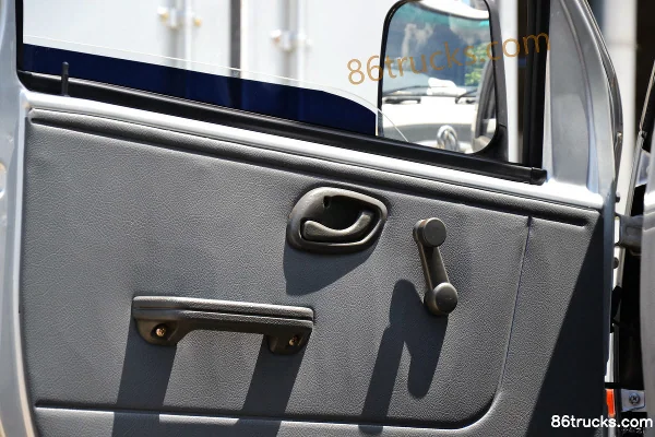 2009 Dongfeng K17 Biaozhun 69hp 1.0L Van Cab (2) | 86Trucks