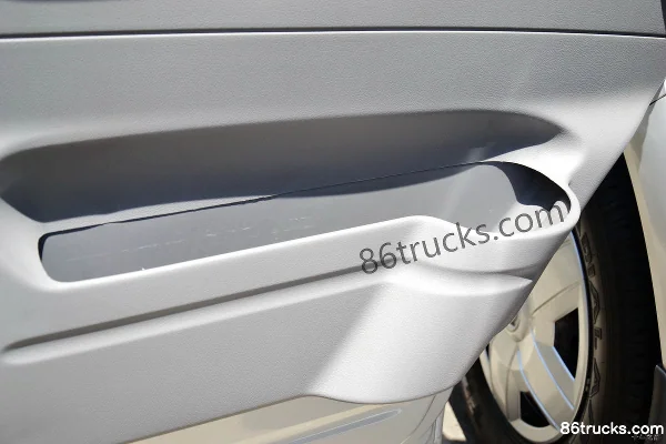 Dongfeng Yufeng V9 2020 110 hp Economy Long Wheelbase High Roof 3-Seat 2.3T Panel Van Cab (2) | 86Trucks