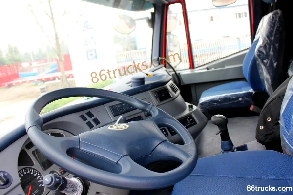 SAIC Hongyan Genlyon C100 Heavy Truck 350 hp 8X4(12 wheels) 9.4m Van Truck Cab (3) | 86Trucks