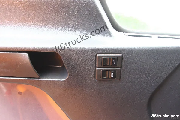 SHACMAN Delong F3000 336 hp 6X4(10 wheels) 5.8m dump truck Cab (3) | 86Trucks
