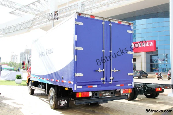 FAW-GM F330 Subo 130hp 4X2(6 wheels) 5.2m single-row van refrigerated truck Exterior (3) | 86Trucks