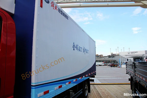 FAW-GM F330 Subo 130hp 4X2(6 wheels) 5.2m single-row van refrigerated truck Body (3) | 86Trucks