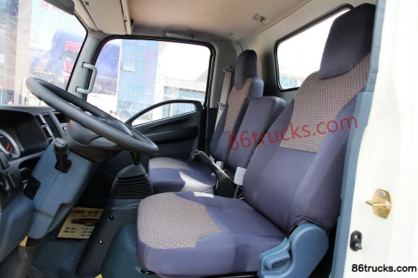 FAW-GM F330 Subo Deluxe 130hp 4X2(6 wheels) 4.21m Single Row Flatbed Light Truck Cab (2) | 86Trucks
