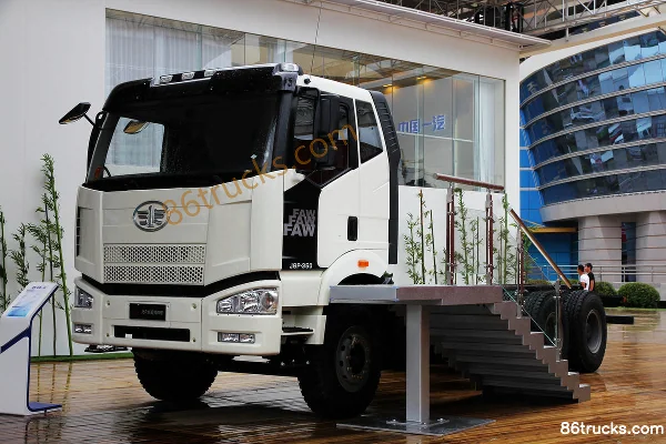 FAW Jiefang J6P 355hp 6X4(10 wheels) Concrete Mixer Truck (Full Floating Flat Top Small Row Half Cab) Chassis Exterior (2) | 86Trucks