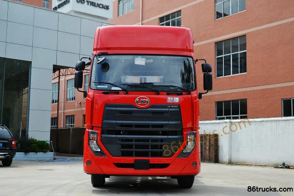 Dongwo UD Kuteng heavy truck 400 hp 6X4(10 wheels) tractor truck Exterior