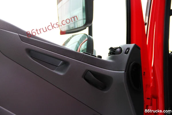 Mercedes-Benz Axor Heavy Truck 400 hp 4X2(6 wheels) Tractor Truck (China IV) (Model 1840) Cab (3) | 86Trucks