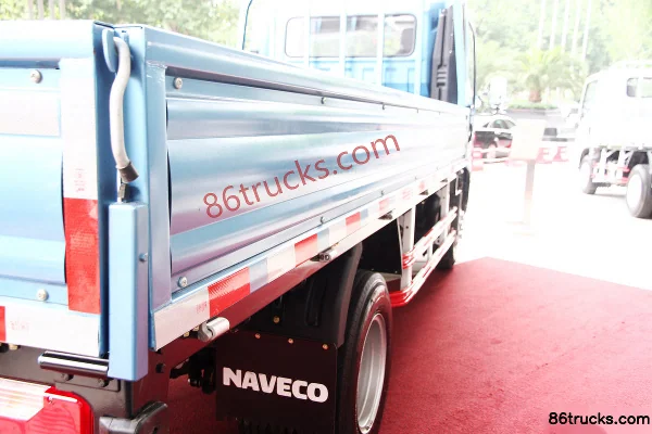 Yuejin Chaoyue C500-33 125 hp 4X2(6 wheels) 4.14m single-row flatbed light truck (Sofim) Body (1) | 86Trucks