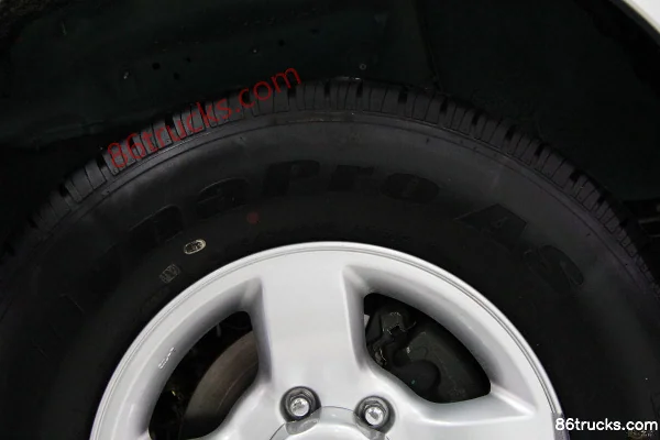 2013 Zhengzhou Nissan D22 Deluxe 2.4L gasoline 4WD double-row pickup Body (3) | 86Trucks