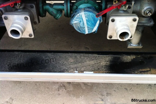 Dongfeng Commercial Vehicle Tianjin 180 hp 4X2(6 wheels) fuel tank truck (Xingshi brand) Chassis (3) | 86Trucks