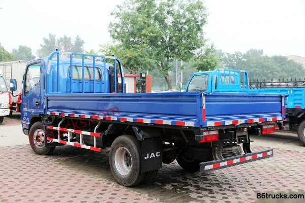 JAC Shuailing H330 120 hp 4X2(6 wheels) 4.18m Single Row Flatbed Light Truck (Wide Body) Exterior (3) | 86Trucks