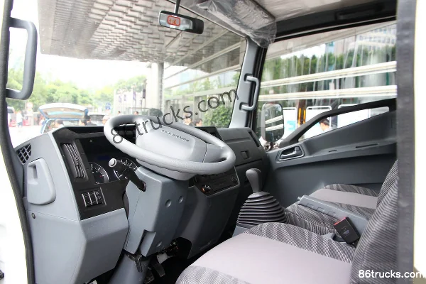 Yuejin Yuejin C100-28 125 hp 4X2(6 wheels) 3.6 m single-row flatbed light truck (SDEC) Cab (3) | 86Trucks
