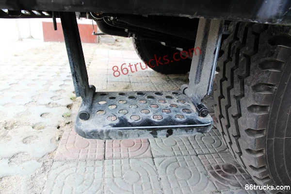 SAIC Hongyan New JinGang Heavy Truck 300 hp 6X4(10 wheels) 6m Dump Truck (Narrow Body) Cab (3) | 86Trucks