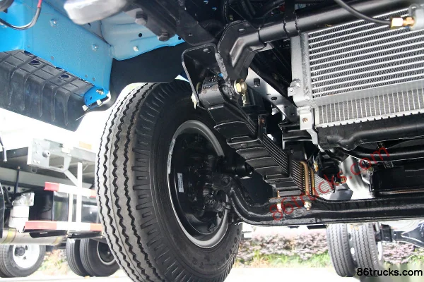 Yuejin Shuaihu H500-33 124 hp 4X2(6 wheels) 4.18m Single Row Stake Truck Chassis (1) | 86Trucks