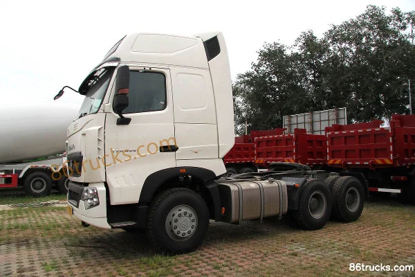 Sinotruk HOWO T7H Heavy Truck 400hp 6X4(10 wheels) Dangerous Goods Tractor Truck (High Roof)(16-speed) Exterior (3) | 86Trucks