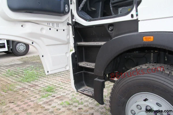 Sinotruk HOWO T7H Heavy Truck 400hp 6X4(10 wheels) Dangerous Goods Tractor Truck (High Roof)(16-speed) Cab (1) | 86Trucks