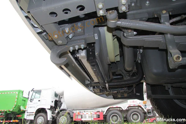 Sinotruk HOWO T7H Heavy Truck 400hp 6X4(10 wheels) Dangerous Goods Tractor Truck (High Roof)(16-speed) Chassis (2) | 86Trucks