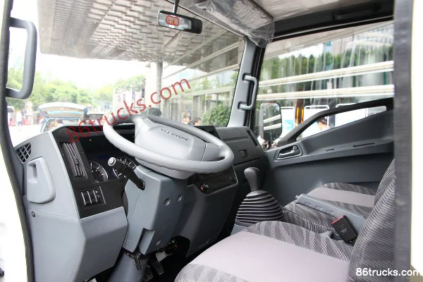 Yuejin Yuejin X500 141 hp 4X2(6 wheels) 4.24m Single Row Flatbed Light Truck Cab (3) | 86Trucks