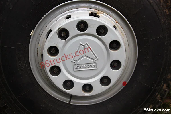 Sinotruk HOWO 266 hp 8X4(12 wheels) 6.5m dump truck Chassis (3) | 86Trucks