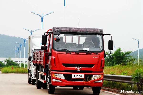 Yuejin Beyond C500 Series Medium Truck 160 hp 4X2(6 wheels) 6.8m Side Guard Cargo Truck Exterior (2) | 86Trucks