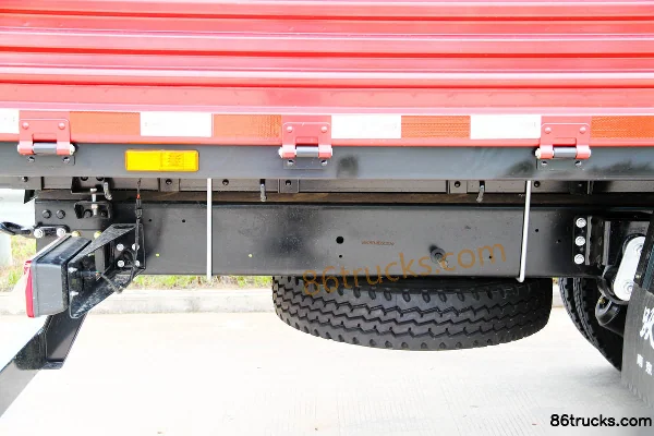 Yuejin Beyond C500 Series Medium Truck 160 hp 4X2(6 wheels) 6.8m Side Guard Cargo Truck Chassis (3) | 86Trucks