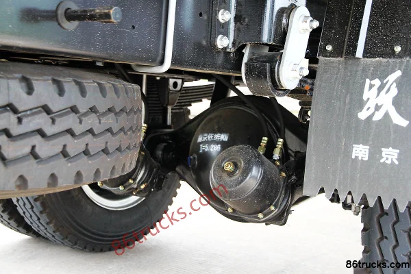 Yuejin Beyond C500 Series Medium Truck 160 hp 4X2(6 wheels) 6.8m Side Guard Cargo Truck Chassis (2) | 86Trucks