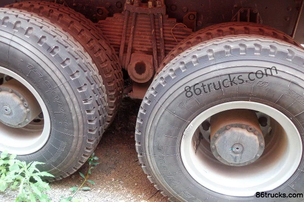 Union Truck U340 340 ch 6X4(10 roues) camion benne 5,8 m Châssis (2) | 86Trucks