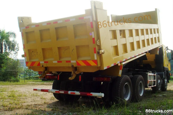 SAIC Hongyan Genlyon C100 Heavy Truck 390 hp 8X4(12 wheels) 7.6m Dump Truck Exterior (2) | 86Trucks