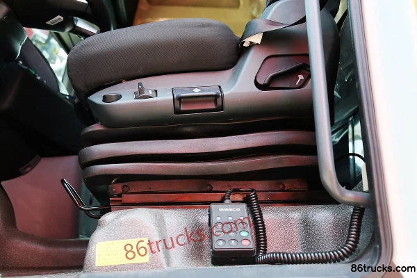 Sinotruk Sitrak C7H camion lourd 440 ch 6X2R tracteur routier (version peinte) Cabine (3) | 86Trucks