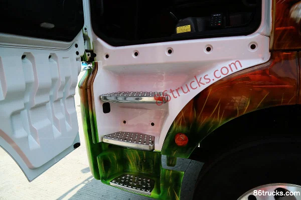 Sinotruk Sitrak C7H camion lourd 440 ch 6X2R tracteur routier (version peinte) Cabine (1) | 86Trucks