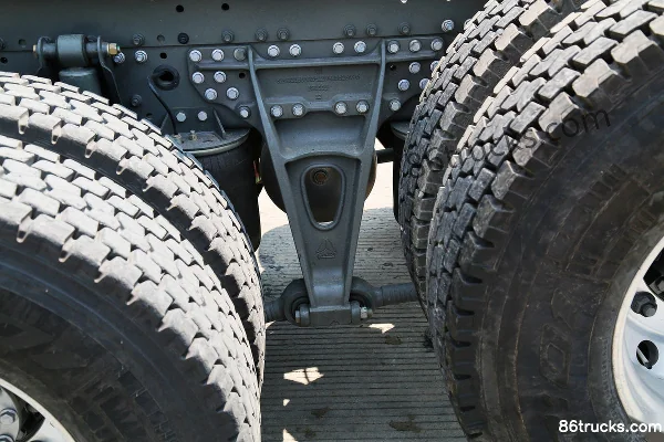 Sinotruk Sitrak C7H Heavy Truck 440 hp 6X2R Tractor Truck Chassis (1) | 86Trucks