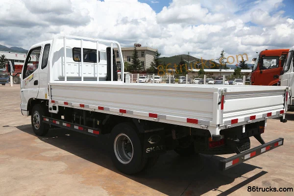 Shijun Sikate 102 hp 4X2(6 wheels) 3.8m Single Row Flatbed Light Truck Exterior (3) | 86Trucks