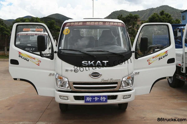 Shijun Sikate 110 hp 4X2(6 wheels) 2.9m Semi-row Flatbed Light Truck Exterior (3) | 86Trucks