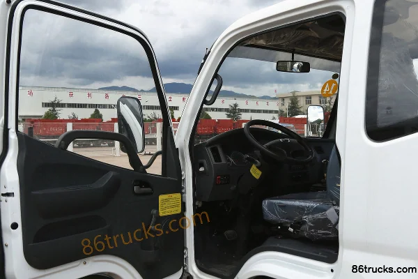 Shijun Sikate 110 hp 4X2(6 wheels) 2.9m Semi-row Flatbed Light Truck Cab (1) | 86Trucks