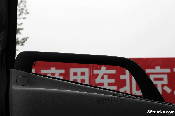 Dongfeng Commercial Vehicle Tianjin Medium Truck 210 hp 4X2(6 wheels) 7.5m Van Cargo Truck Cab (3) | 86Trucks