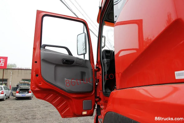 Dongfeng Commercial Vehicle Tianlong Heavy Truck 220hp 6X2(8 wheels) 9.6m Semi-Sleeper Stake Truck (Flat Roof) Cab (3) | 86Trucks