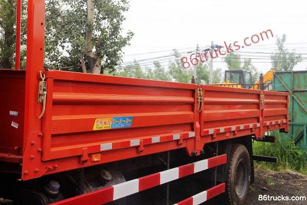 Dongfeng Commercial Vehicle Tianjin camion moyen 160 ch 4X2(6 roues) camion porteur 6,75 m Carrosserie (1) | 86Trucks