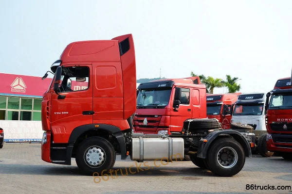 Sinotruk HOWO T7H Heavy Truck 360 hp 4X2(6 wheels) Tractor Truck Exterior (3) | 86Trucks