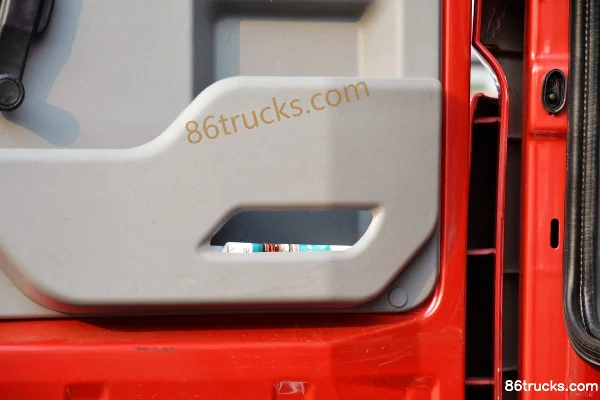Sinotruk HOWO-7 heavy truck 380 hp 10X4(14 wheels) wrecker chassis Cab (3) | 86Trucks