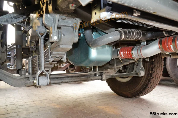 Sinotruk HOWO-7 heavy truck 380 hp 10X4(14 wheels) wrecker chassis (1) | 86Trucks