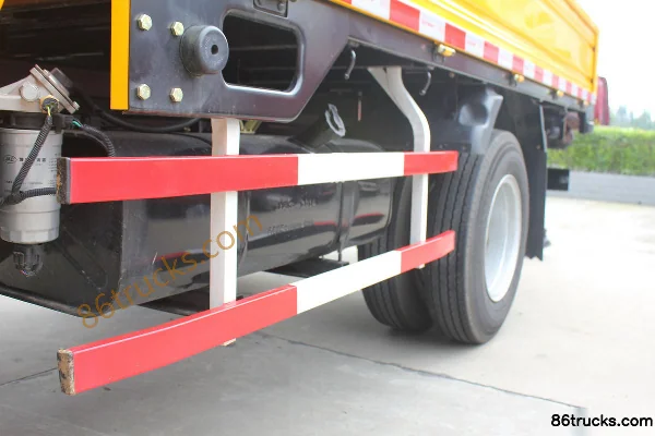 JAC Shuailing K330 120 hp 4X2(6 wheels) 3.2m double-row drop-side light truck Chassis (2) | 86Trucks