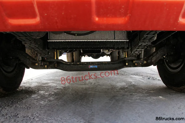 Dongfeng Duolika D8 136 hp 4X2(6 wheels) 6.4m Single Row Flatbed Cargo Truck Chassis (1) | 86Trucks