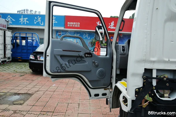 Jinbei Qiyun 95 ch 4X2(6 roues) châssis de camion léger simple cabine empattement 3350 (1) | 86Trucks