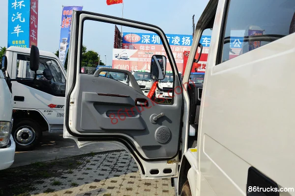 Jinbei Qiyun 95 ch 4X2(6 roues) camion plateau léger double cabine 3,3 m (frein hydraulique) (1) | 86Trucks