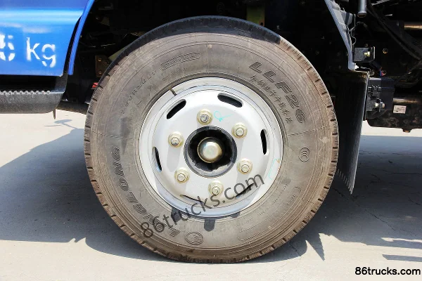 JAC Junling E6 141 ch 4X2(6 roues) camion léger plateau simple cabine 4,18 m Châssis (2) | 86Trucks