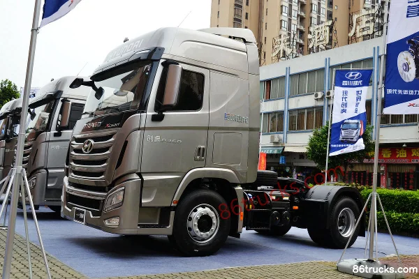 Sichuan Hyundai Chuanghu XCIENT P360 Heavy Truck 360 hp 4X2(6 wheels) tractor truck Exterior (3) | 86Trucks