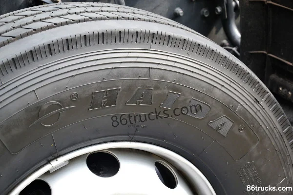 Sichuan Hyundai Chuanghu XCIENT P360 Heavy Truck 360 hp 4X2(6 wheels) tractor truck Chassis (3) | 86Trucks