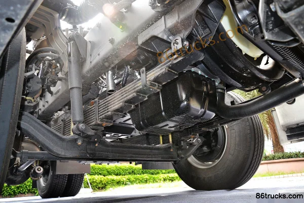 Sichuan Hyundai Chuanghu XCIENT P360 Heavy Truck 360 hp 4X2(6 wheels) tractor truck Chassis (1) | 86Trucks