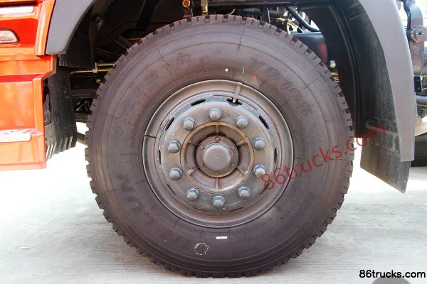 Dongfeng Commercial Vehicle Tianlong Heavy Truck 245 hp 6X2(8 wheels) Cargo Truck (Chassis) (1) | 86Trucks
