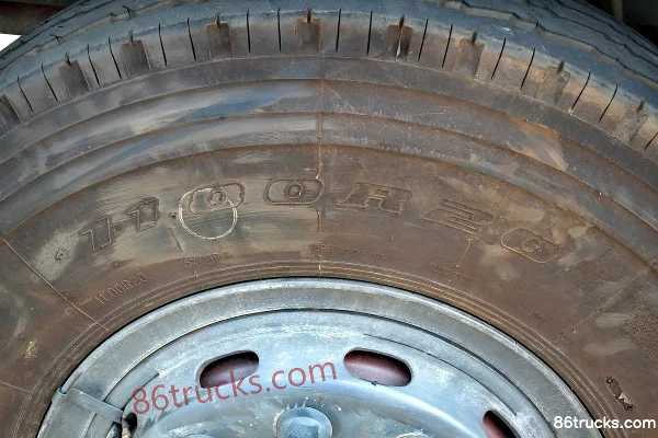 Dongfeng Commercial Vehicle Tianlong tracteur routier 220 ch 6X2(8 roues) 9,6 m camion porteur fourgon cabine avancée (boîte 8JS85F) (toit p