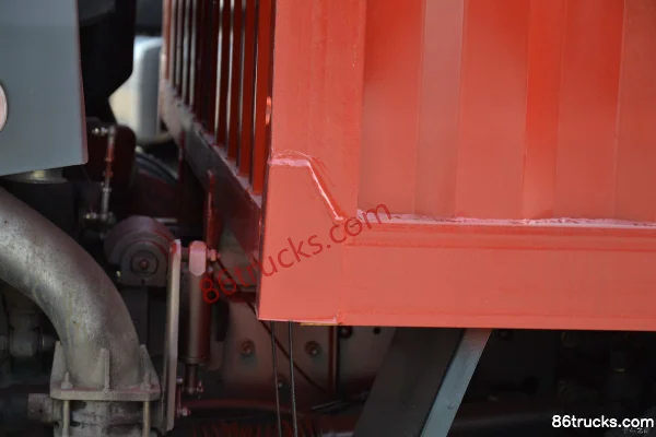 Dongfeng Liuqi Chenglong M5 Heavy Truck 280hp 8X4(12 wheels) 8.2m Cargo Truck Body (3) | 86Trucks